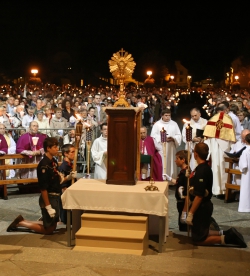 1Adoration_25-07-11.jpg