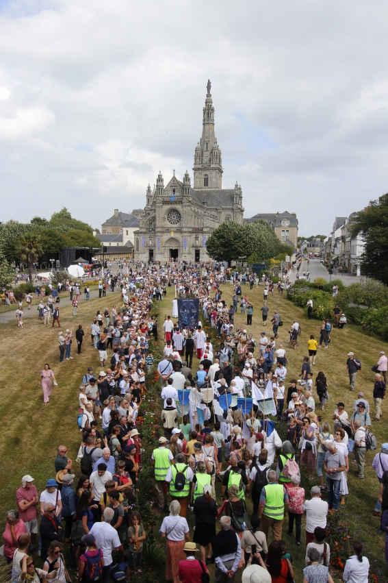 pelerinage_sainte-anne-d-auray.JPG